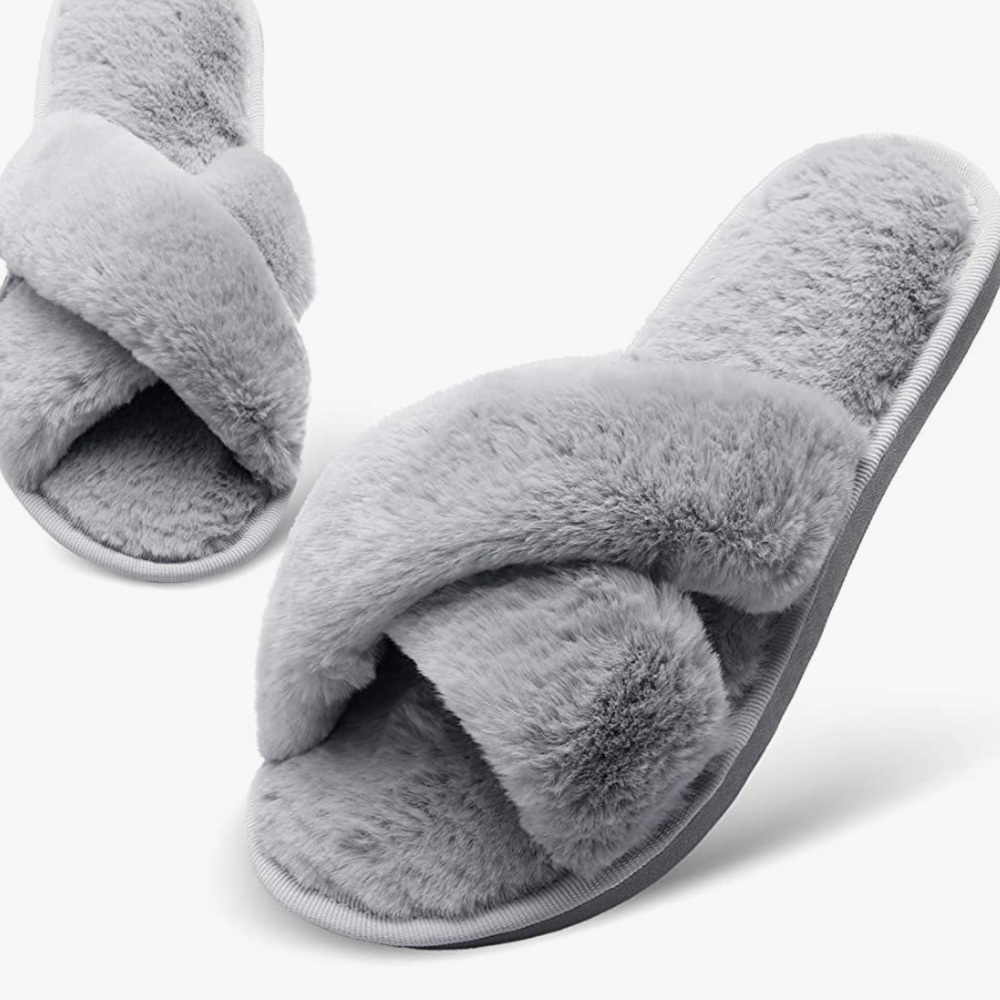 JOINFREE Women's Fluffy Slippers Plush Faux Fur Spa Sandal Shoes Gray size Large